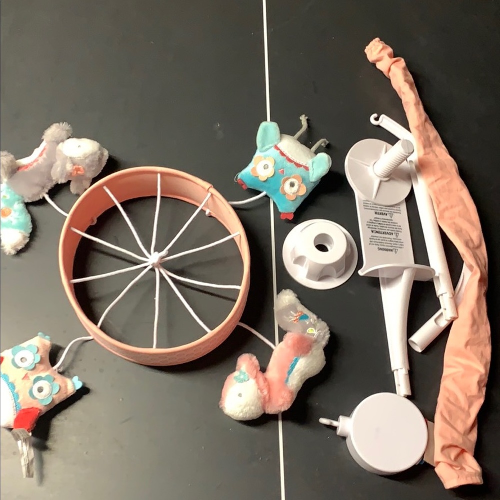 Crib mobile